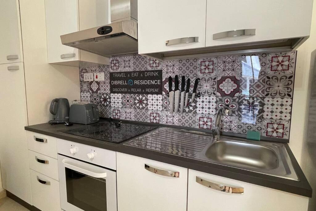 2 Bed Apt In Heart Of St Julians - 5Min From Seafront Saint Julian's エクステリア 写真