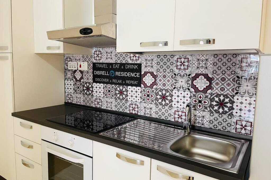 2 Bed Apt In Heart Of St Julians - 5Min From Seafront Saint Julian's エクステリア 写真