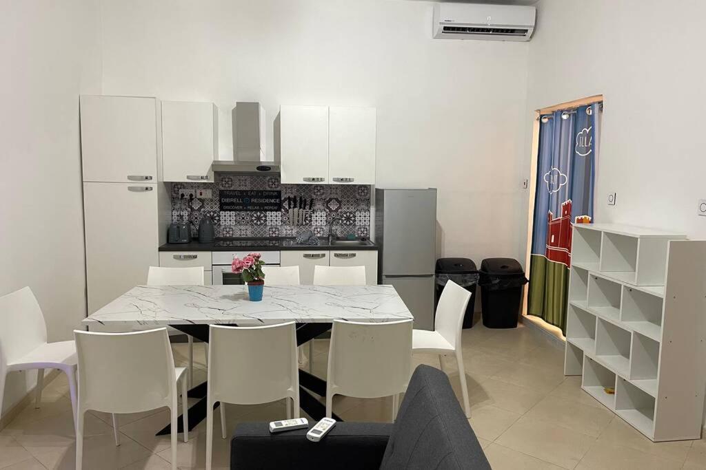 2 Bed Apt In Heart Of St Julians - 5Min From Seafront Saint Julian's エクステリア 写真